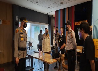 Terjadi Kerumunan Di McD, Tim Satgas Covid-19 Kota Pekanbaru Lakukan Pembubaran