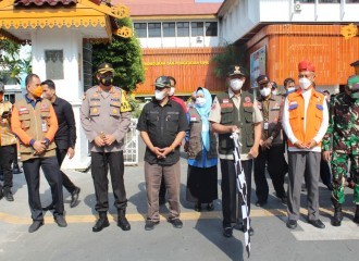 Kapolresta Pekanbaru Hadiri Pelepasan Team Penyemprotan Disinfektan Massal