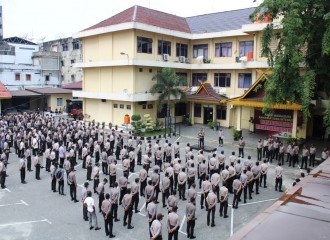KAPOLRESTA PIMPIN APEL GABUNGAN BHABINKAMTIBMAS POLRESTA PEKANBARU DAN PERSONIL BKO POLDA RIAU DALAM RANGKA MENYATUKAN PERSEPSI DALAM PELAKSANAAN TRACING