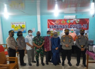 Polresta Pekanbaru Tinjau Pelaksanaan Vaksinasi Massal Booster