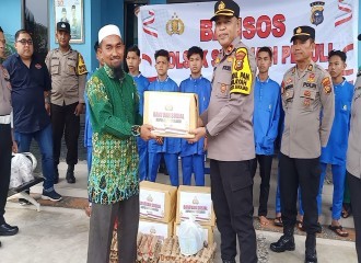 PEMBAGIAN PAKET SEMBAKO KEPADA YAYASAN YATIM PIATU PUTRA MUHAMMADIYAH KOTA PEKANBARU