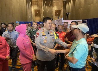 Polresta Pekanbaru Berikan Pelayanan Dan Pengamanan Di Acara Bakti Kesehatan Oleh Akabri 91