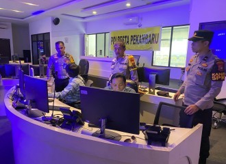 Propam Polresta Pekanbaru Lakukan Pengecekan Piket Pelayanan 110