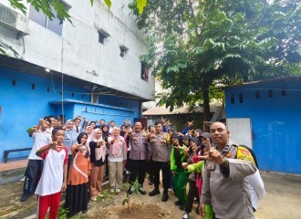 Polsek Binawidya Gelar Green Policing Di SMK Inovasi Migas Pekanbaru