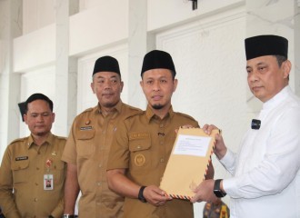 Polsek Rumbai Amankan Kegiatan Penyerahan Hibah Masjid Al Kastoeri Kepada Pemko Pekanbaru